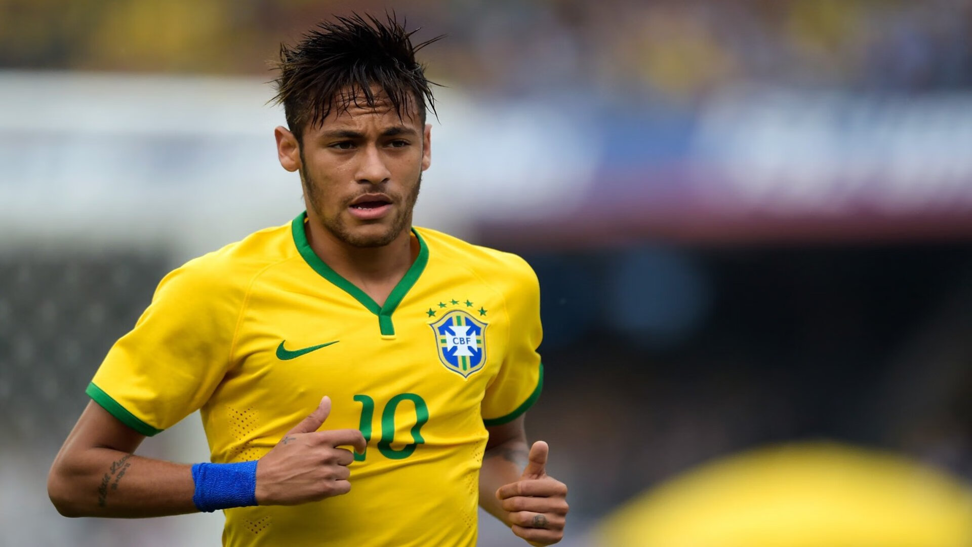  姆巴佩官方宣布险胜新规，巴塞罗那引发争议！气势如虹延续